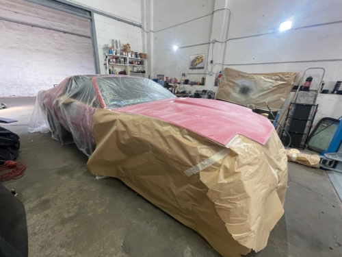 Die Front...Der alte Lack ist fast komplett runter...