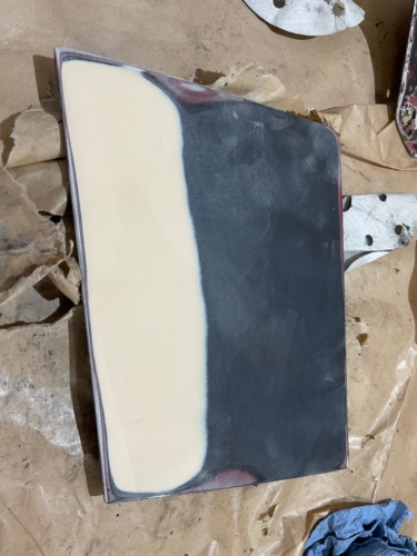 Aufbereitete Scheinwerferklappe