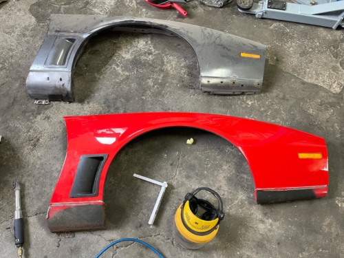 Oben Originalteil, unten der Nachbau.