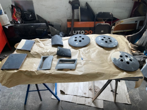 Vorbereiten der letzten Anbauteile und Hubcaps